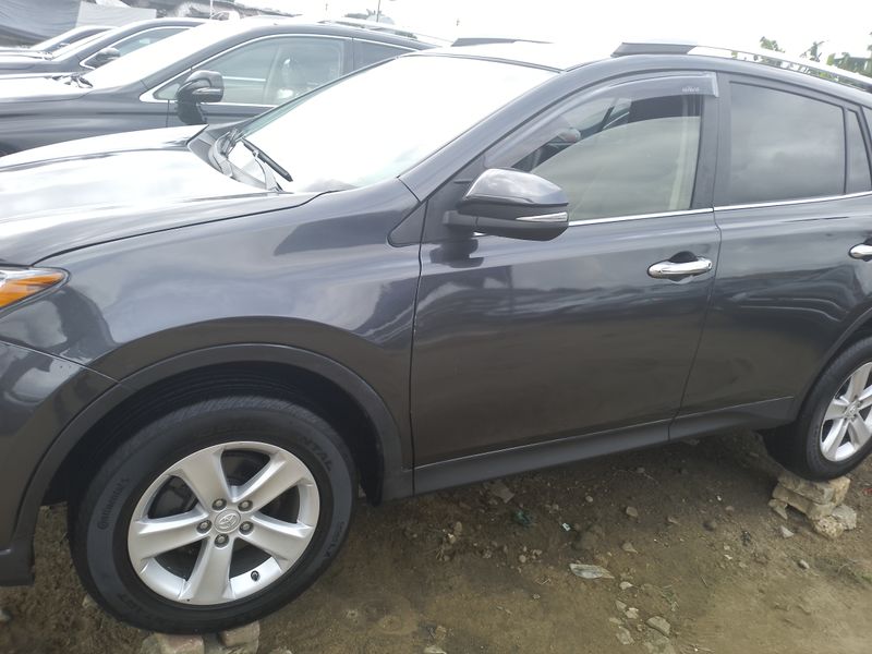 Thumbnail 3 of 2016 Toyota RAV4